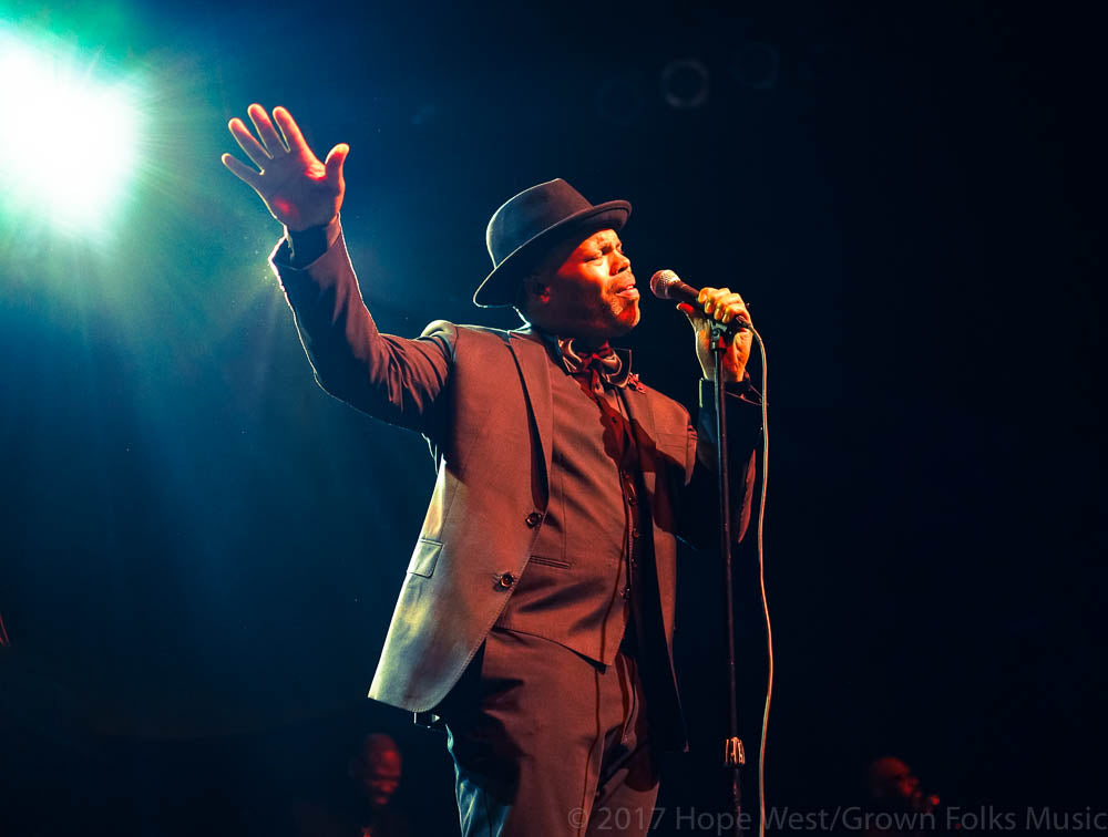 GrownFolksMusic.com: ERIC ROBERSON BRINGING MUSIC WITH